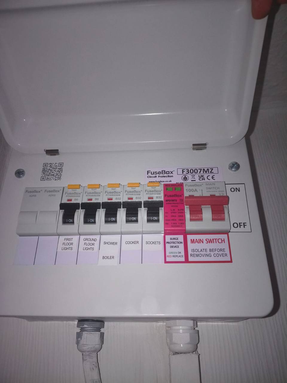 Consumer unit and electrical installation